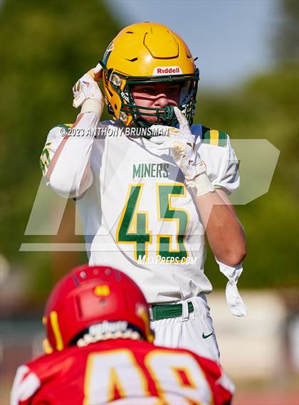 Thumbnail 1 in JV: Bishop Manogue @ Jesuit photogallery.