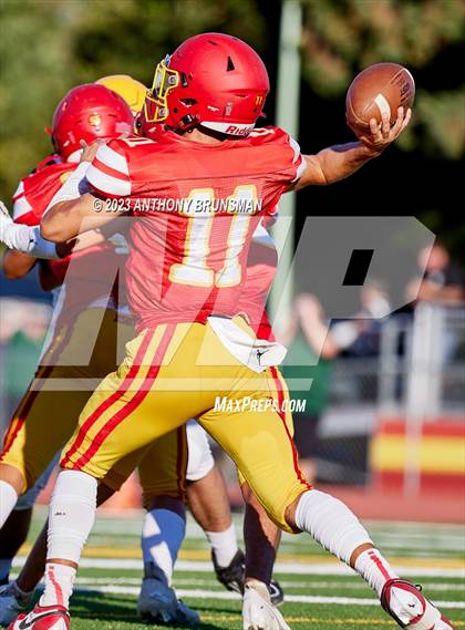 Thumbnail 1 in JV: Bishop Manogue @ Jesuit photogallery.