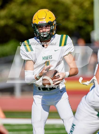 Thumbnail 2 in JV: Bishop Manogue @ Jesuit photogallery.
