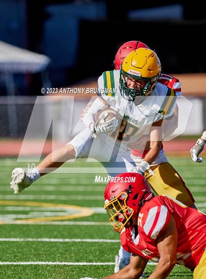 Thumbnail 2 in JV: Bishop Manogue @ Jesuit photogallery.