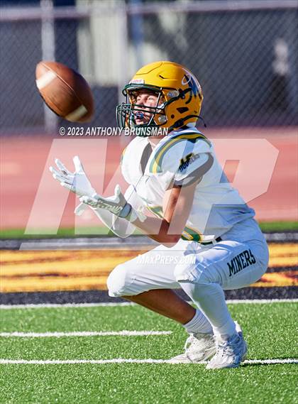 Thumbnail 3 in JV: Bishop Manogue @ Jesuit photogallery.