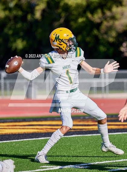 Thumbnail 1 in JV: Bishop Manogue @ Jesuit photogallery.