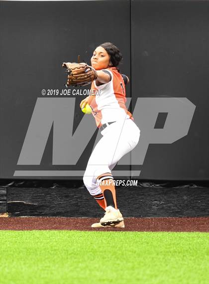 Thumbnail 3 in Incarnate Word vs St. Pius X (TAPPS Division I Bi-District) photogallery.