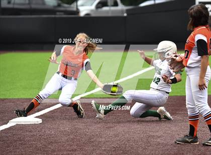 Thumbnail 1 in Incarnate Word vs St. Pius X (TAPPS Division I Bi-District) photogallery.