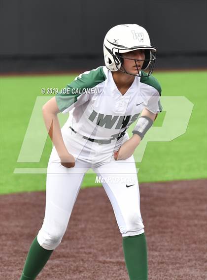Thumbnail 3 in Incarnate Word vs St. Pius X (TAPPS Division I Bi-District) photogallery.