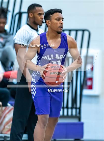 Thumbnail 1 in Cape Coral vs Village Christian Academy (Village Christian Holiday Tournament) photogallery.