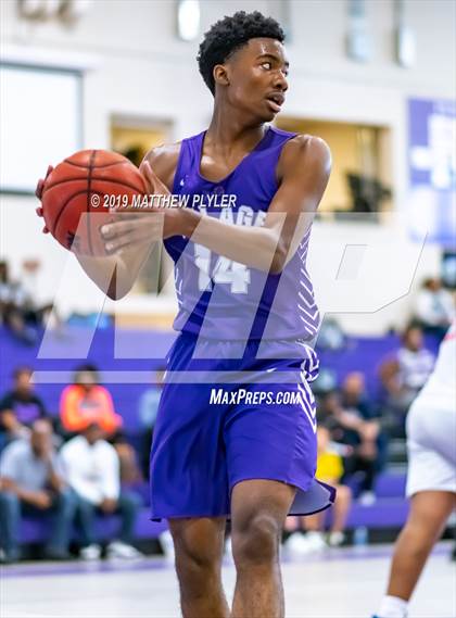 Thumbnail 2 in Cape Coral vs Village Christian Academy (Village Christian Holiday Tournament) photogallery.