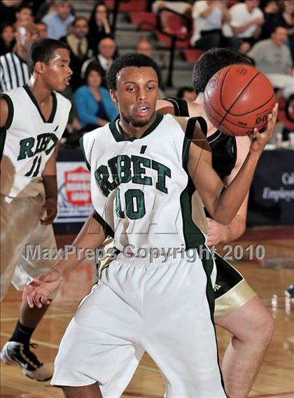 Thumbnail 2 in Ribet Academy vs. Tarbut V'torah (CIF SS D6AA Final) photogallery.