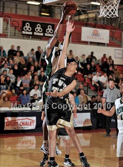 Thumbnail 3 in Ribet Academy vs. Tarbut V'torah (CIF SS D6AA Final) photogallery.