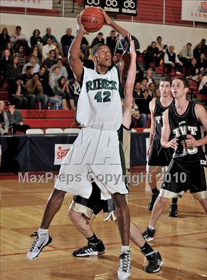Thumbnail 2 in Ribet Academy vs. Tarbut V'torah (CIF SS D6AA Final) photogallery.
