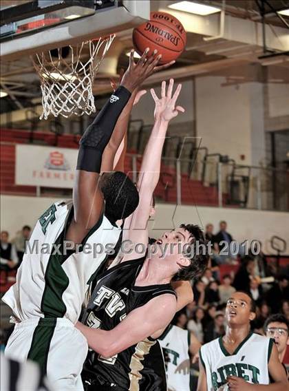Thumbnail 2 in Ribet Academy vs. Tarbut V'torah (CIF SS D6AA Final) photogallery.