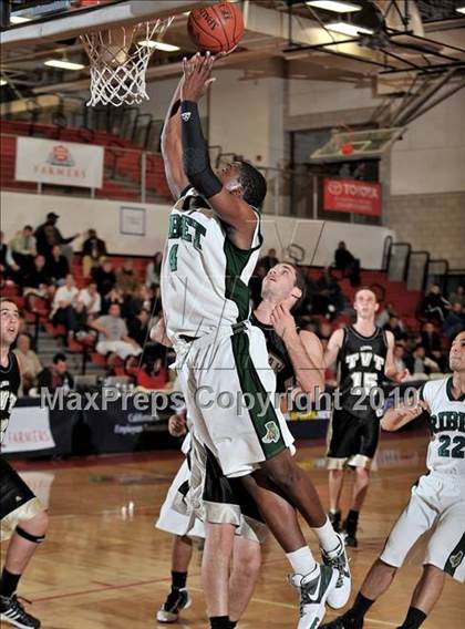 Thumbnail 1 in Ribet Academy vs. Tarbut V'torah (CIF SS D6AA Final) photogallery.
