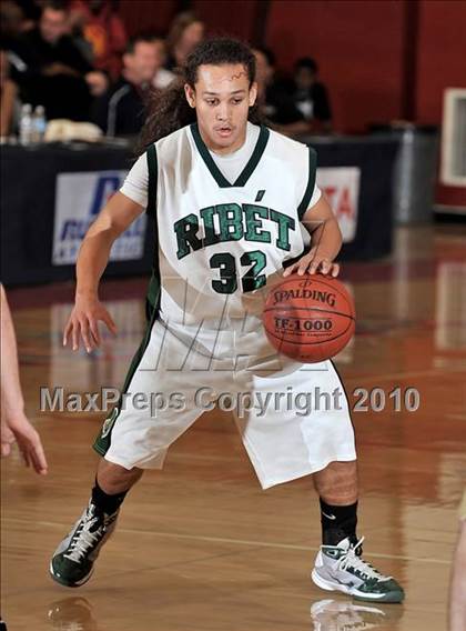 Thumbnail 3 in Ribet Academy vs. Tarbut V'torah (CIF SS D6AA Final) photogallery.