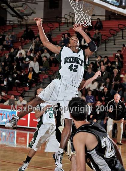 Thumbnail 2 in Ribet Academy vs. Tarbut V'torah (CIF SS D6AA Final) photogallery.