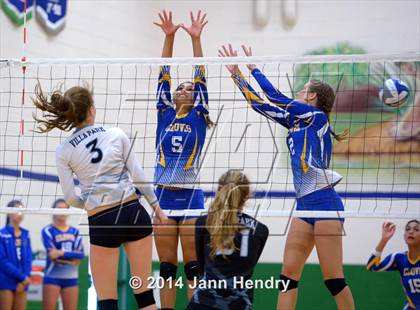 Thumbnail 2 in Clovis vs. Villa Park (Durango Fall Classic) photogallery.