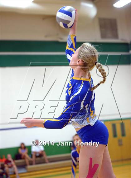Thumbnail 2 in Clovis vs. Villa Park (Durango Fall Classic) photogallery.
