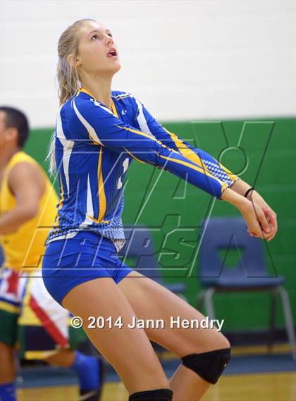 Thumbnail 2 in Clovis vs. Villa Park (Durango Fall Classic) photogallery.