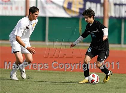 Thumbnail 2 in Parker vs. Salesian (CIF SoCal D3 Regional Final) photogallery.