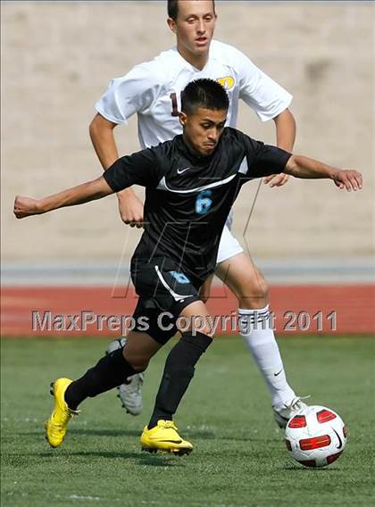 Thumbnail 3 in Parker vs. Salesian (CIF SoCal D3 Regional Final) photogallery.