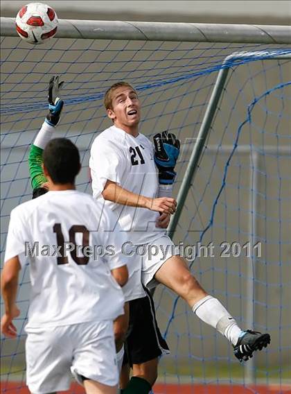 Thumbnail 2 in Parker vs. Salesian (CIF SoCal D3 Regional Final) photogallery.