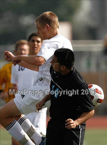 Thumbnail 2 in Parker vs. Salesian (CIF SoCal D3 Regional Final) photogallery.
