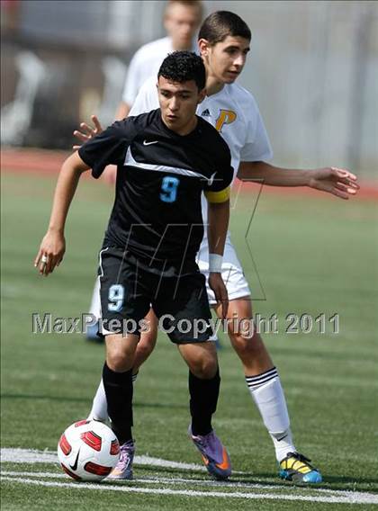 Thumbnail 2 in Parker vs. Salesian (CIF SoCal D3 Regional Final) photogallery.