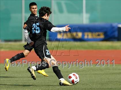 Thumbnail 3 in Parker vs. Salesian (CIF SoCal D3 Regional Final) photogallery.
