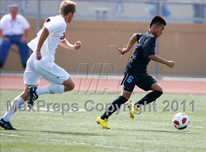 Thumbnail 2 in Parker vs. Salesian (CIF SoCal D3 Regional Final) photogallery.