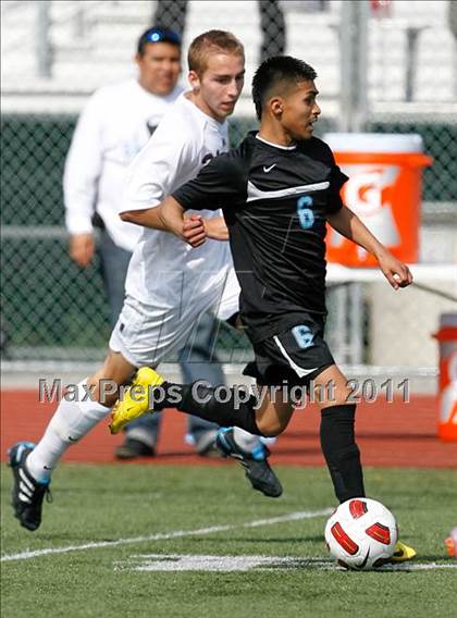 Thumbnail 3 in Parker vs. Salesian (CIF SoCal D3 Regional Final) photogallery.