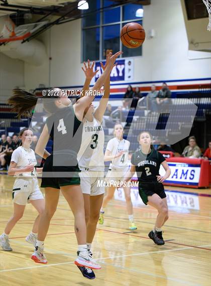 Thumbnail 2 in Auburn vs Woodland (T-Town Tournament) photogallery.