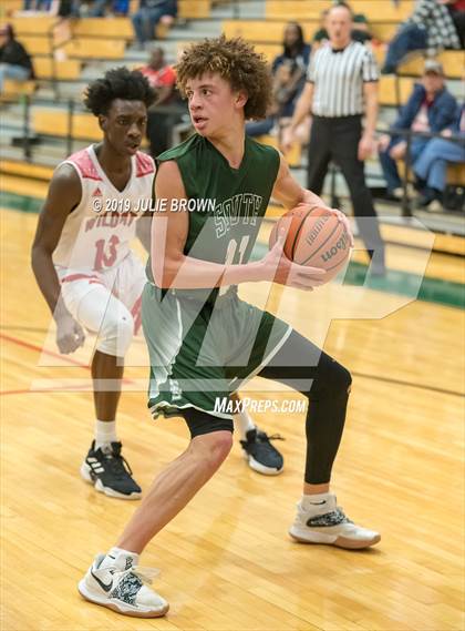 Thumbnail 3 in Fort Wayne South Side @ Lawrence North photogallery.