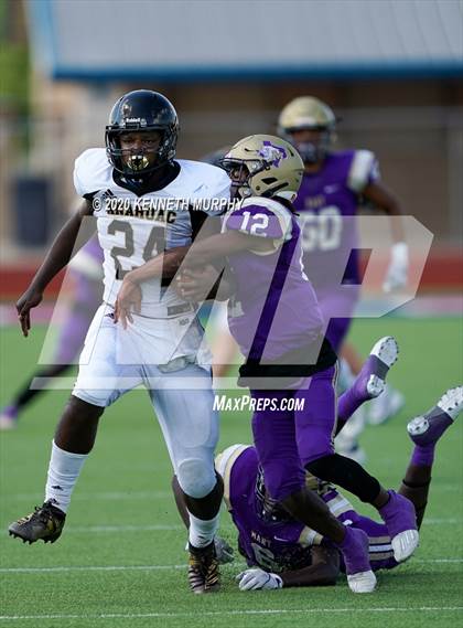 Thumbnail 1 in Mart vs Anahuac (Neutral Site) photogallery.