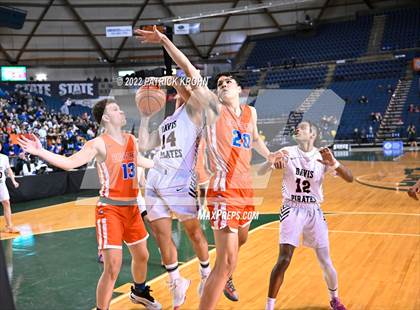 Thumbnail 3 in Graham-Kapowsin vs. Davis (WIAA 4A Round 1 State Playoff)  photogallery.