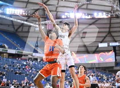 Thumbnail 3 in Graham-Kapowsin vs. Davis (WIAA 4A Round 1 State Playoff)  photogallery.