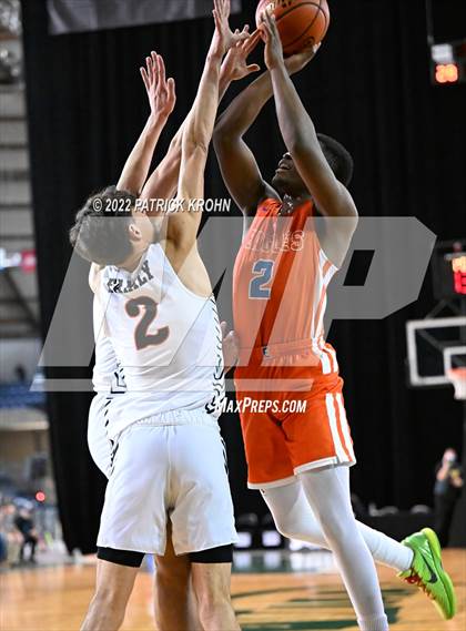 Thumbnail 3 in Graham-Kapowsin vs. Davis (WIAA 4A Round 1 State Playoff)  photogallery.