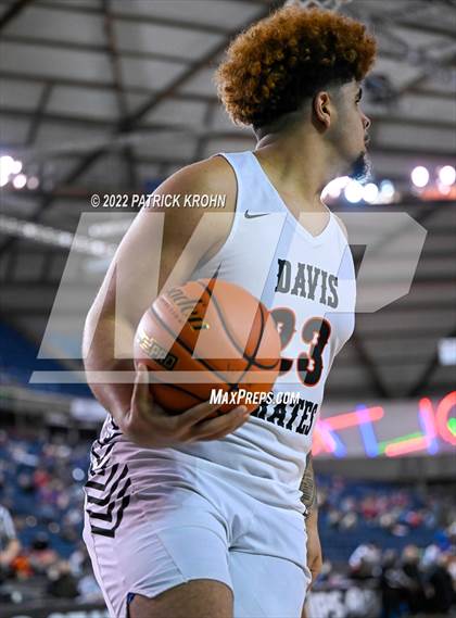 Thumbnail 2 in Graham-Kapowsin vs. Davis (WIAA 4A Round 1 State Playoff)  photogallery.
