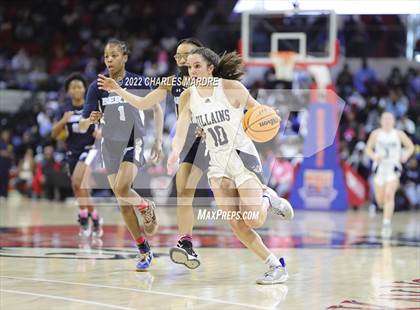 Thumbnail 3 in Bertie vs. Bishop McGuinness (NCHSAA 1A Championship) photogallery.