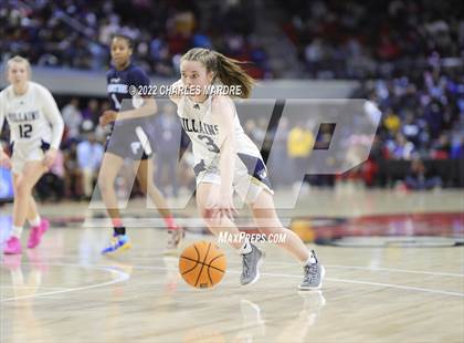 Thumbnail 3 in Bertie vs. Bishop McGuinness (NCHSAA 1A Championship) photogallery.