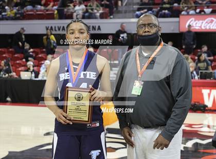 Thumbnail 3 in Bertie vs. Bishop McGuinness (NCHSAA 1A Championship) photogallery.