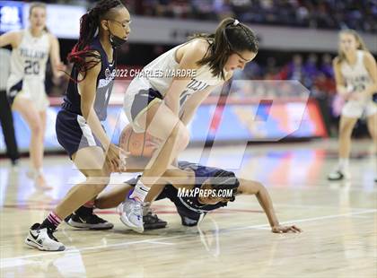 Thumbnail 1 in Bertie vs. Bishop McGuinness (NCHSAA 1A Championship) photogallery.