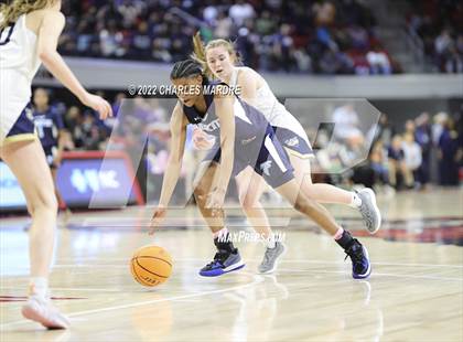Thumbnail 3 in Bertie vs. Bishop McGuinness (NCHSAA 1A Championship) photogallery.
