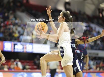 Thumbnail 2 in Bertie vs. Bishop McGuinness (NCHSAA 1A Championship) photogallery.