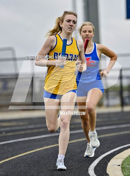 Thumbnail 2 in IHSAA Delta Sectionals (4 x 800 Meter)  photogallery.