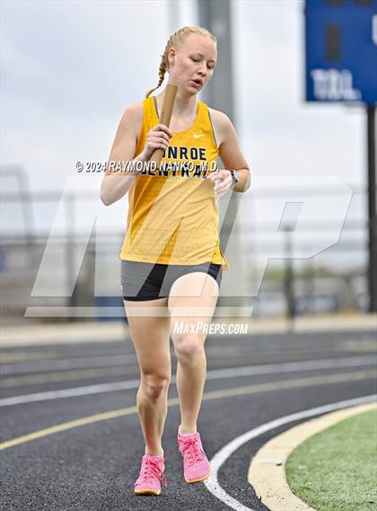 Thumbnail 3 in IHSAA Delta Sectionals (4 x 800 Meter)  photogallery.
