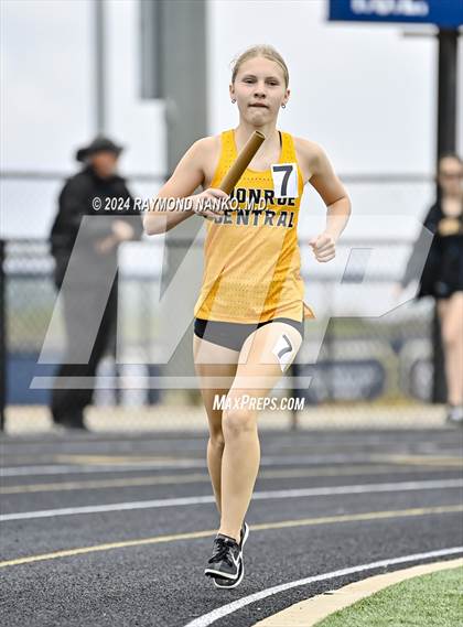 Thumbnail 1 in IHSAA Delta Sectionals (4 x 800 Meter)  photogallery.
