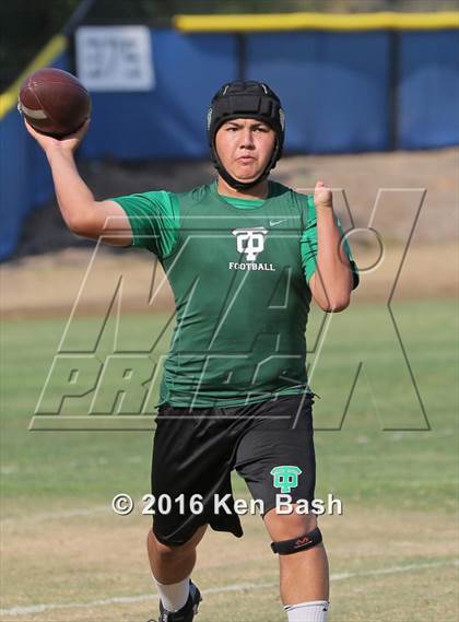 Thumbnail 2 in 7-on-7 Tournament photogallery.