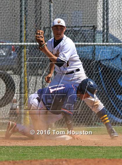 Thumbnail 2 in Alhambra vs Germantown Friends photogallery.