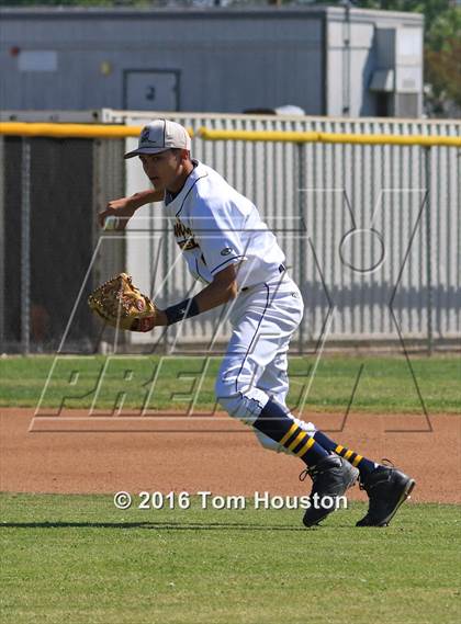 Thumbnail 2 in Alhambra vs Germantown Friends photogallery.