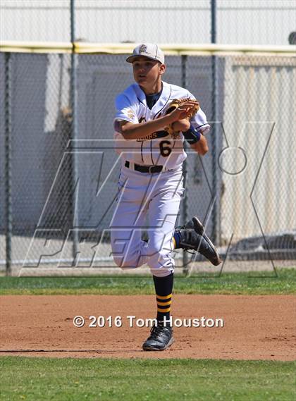 Thumbnail 2 in Alhambra vs Germantown Friends photogallery.