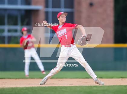 Thumbnail 3 in Dubuque Senior @ Iowa City West photogallery.